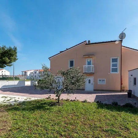 Appartement Nikaroni-2 By Interhome *
