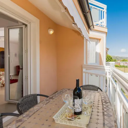 Nikaroni-2 By Interhome Lejlighed