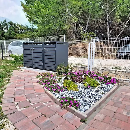 Nikaroni-2 By Interhome Lejlighed Trogir