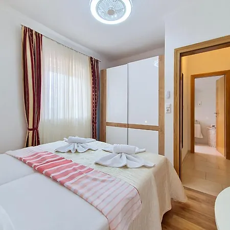 Lejlighed Nikaroni-2 By Interhome Trogir