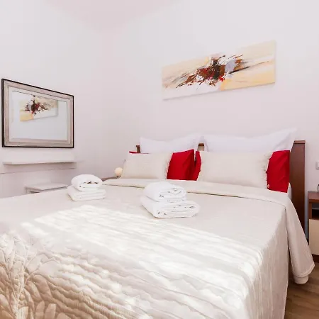 Apartament Nikaroni-2 By Interhome